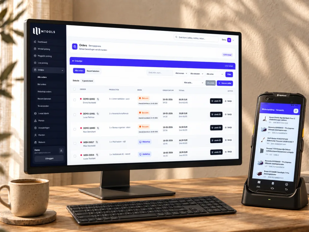 Het orderoverzicht van Mtools met bestellingen uit webshop en marktplaatsen, naast de mobiele scanner